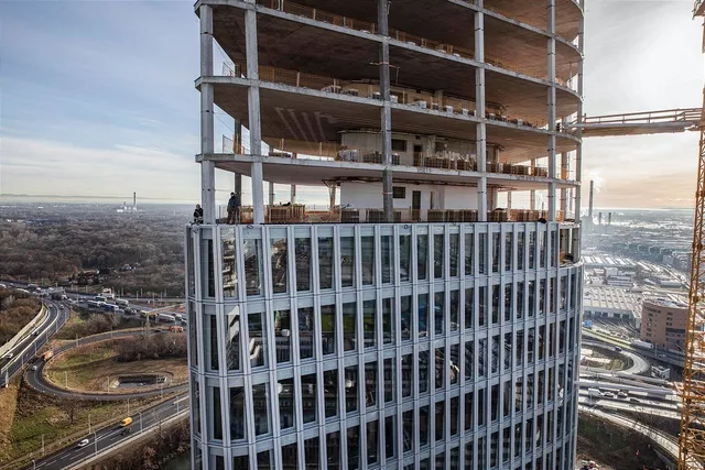 Wien: Austro Tower feiert Dachgleiche